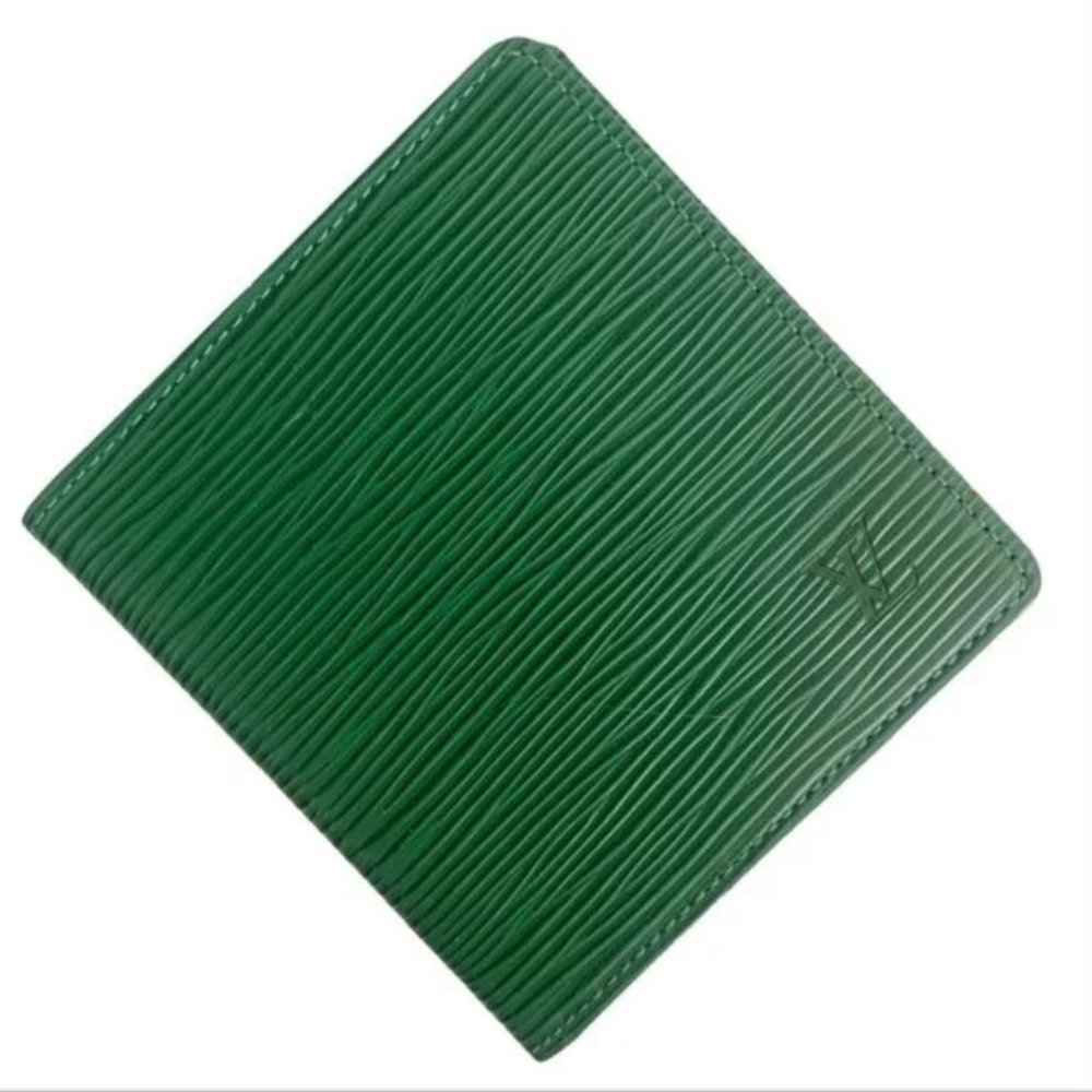 LOUIS VUITTON Green Epi Bifold Wallet